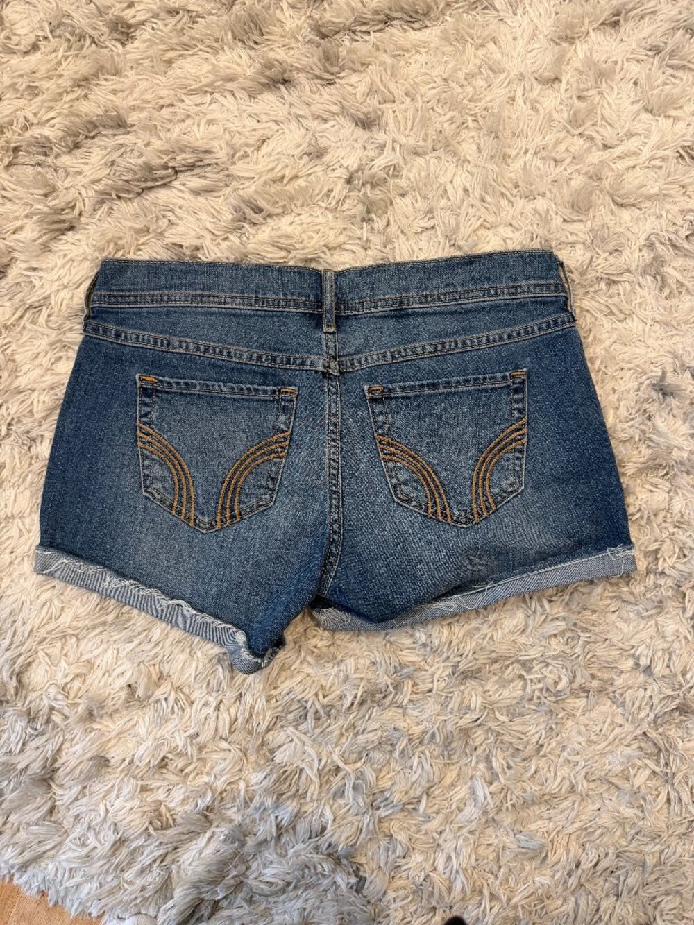 Hollister Midi Jean Shorts - 7/w28 - Picture 2 of 2